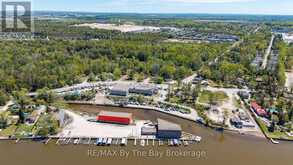 30 SHORE LINE E | Wasaga Beach Ontario | Slide Image Three