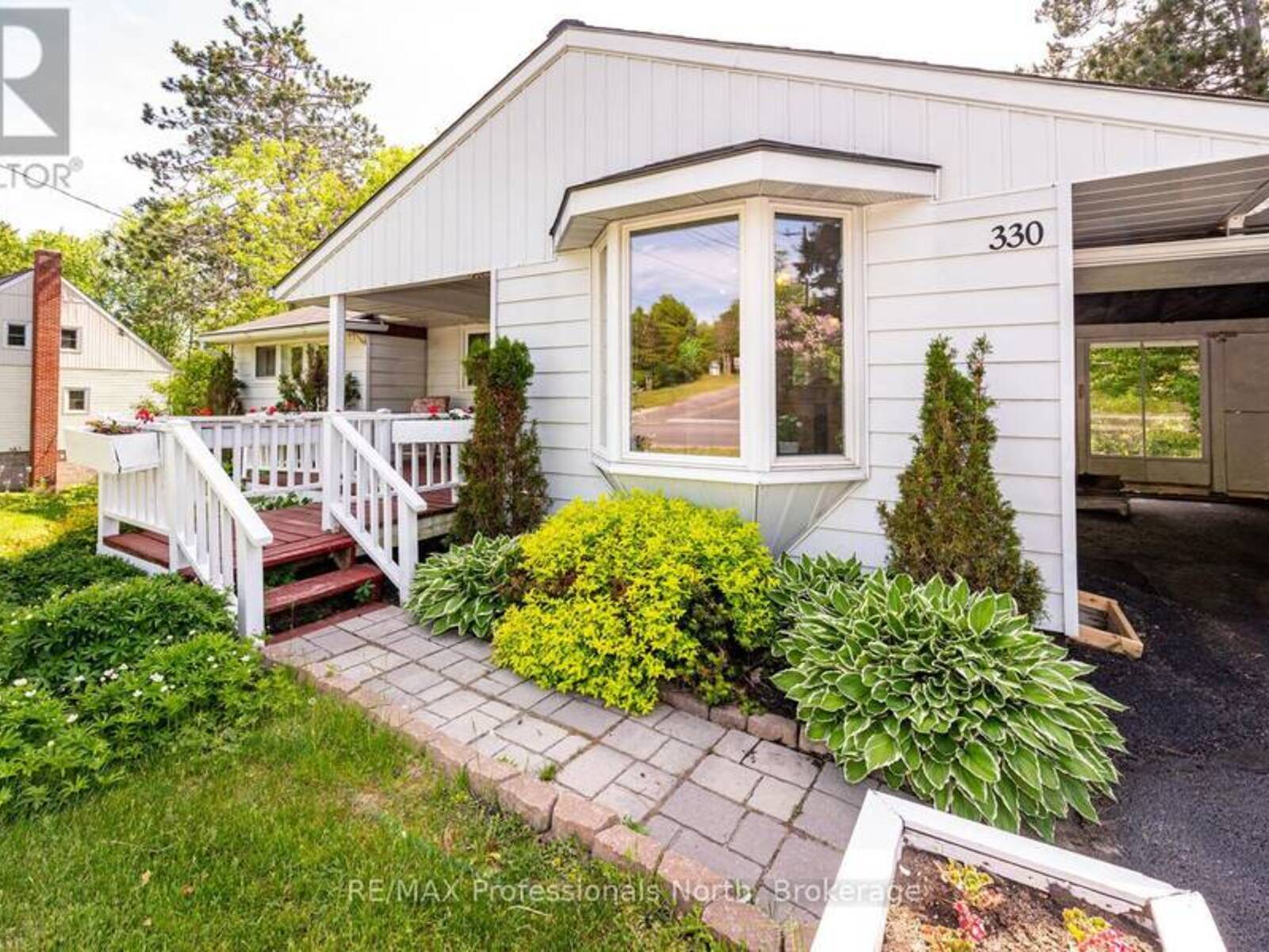 330 MANITOBA STREET, Bracebridge, Ontario P1L 2C8