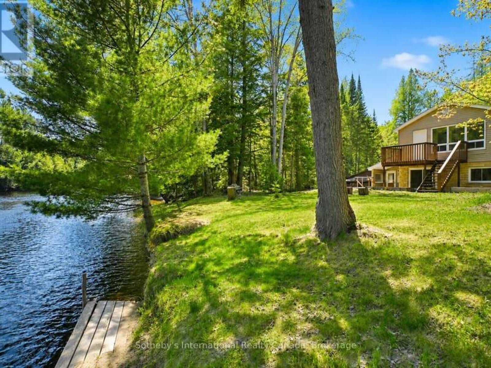 1072 HOLIDAY PARK DRIVE, Bracebridge, Ontario P1L 1W9