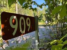 909 17 CONCESSION | Tiny Ontario | Slide Image Eleven