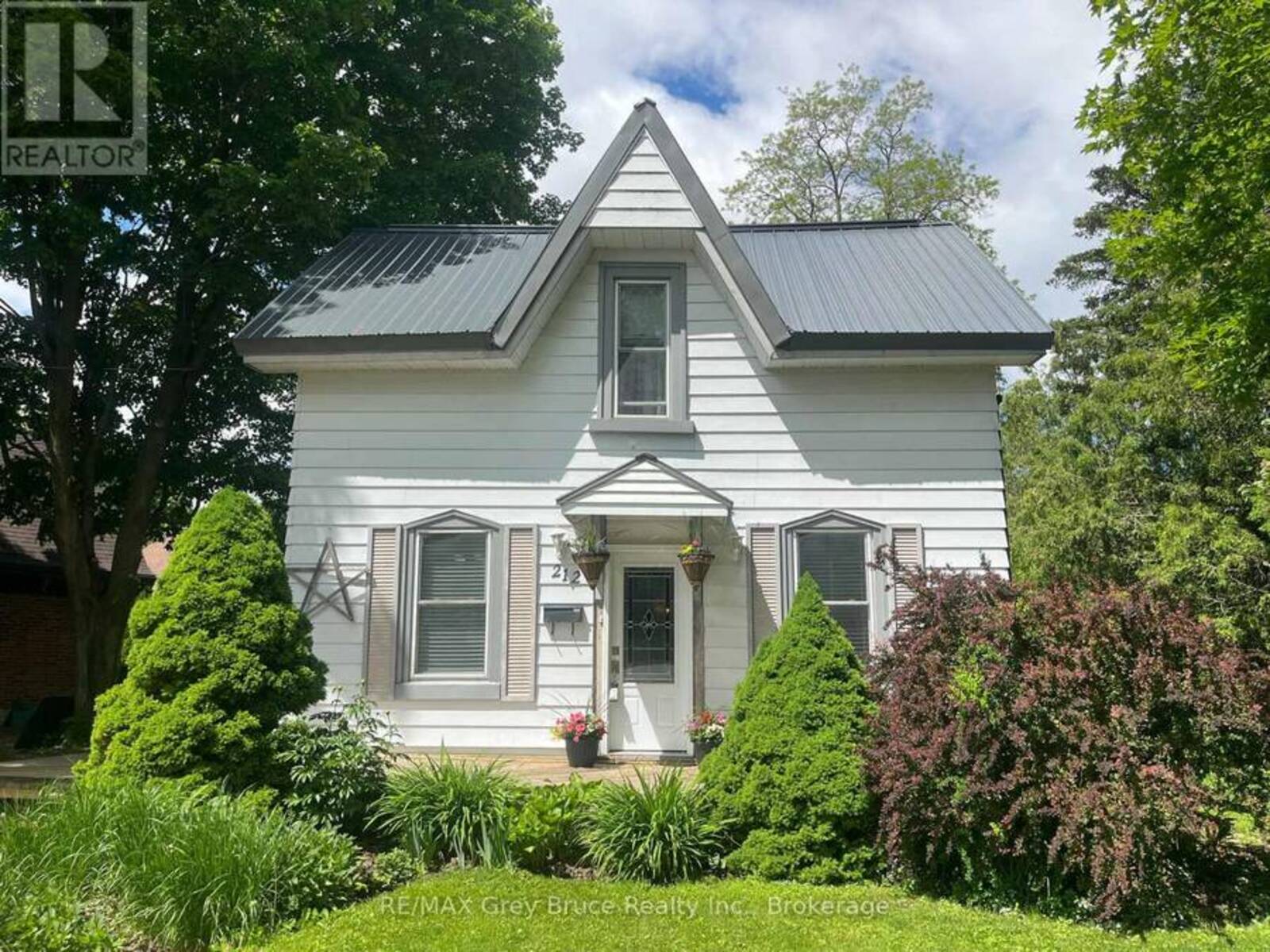 212 YONGE STREET S, Tara, Ontario N0H 2N0