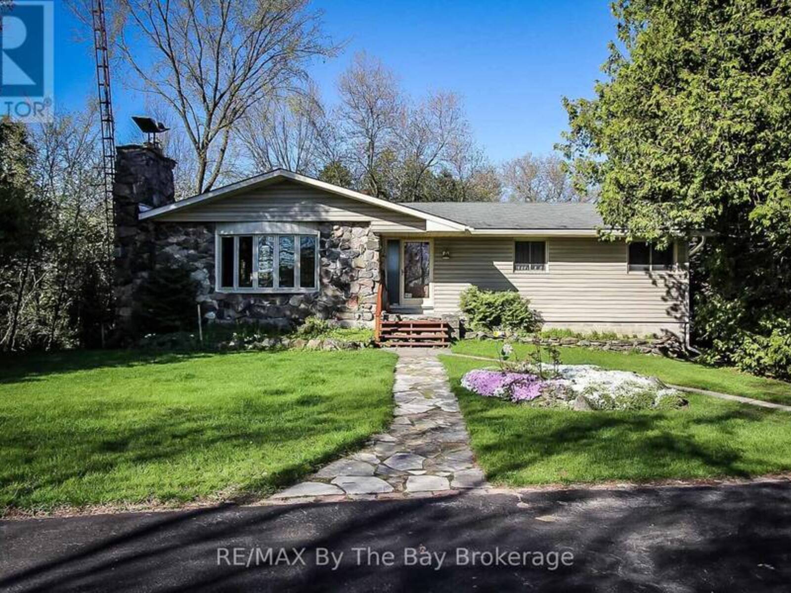 630 SUNNIDALE ROAD S, Wasaga Beach, Ontario L9Z 1J7