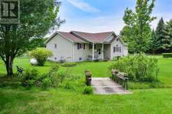996 NORTH MARY LAKE ROAD | Huntsville Ontario | Slide Image Two