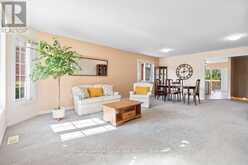 83 WHITE ELM ROAD | Barrie Ontario | Slide Image Four
