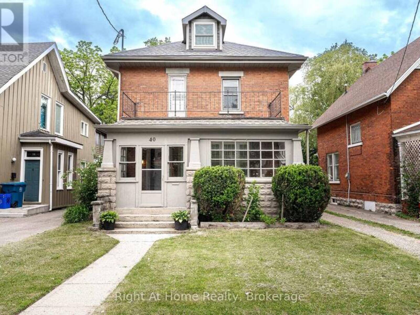 40 DOURO STREET, Stratford, Ontario N5A 3R3