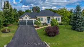 18 MAPLE DRIVE | Wasaga Beach Ontario | Slide Image Eight