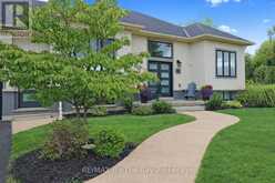 18 MAPLE DRIVE | Wasaga Beach Ontario | Slide Image Nine