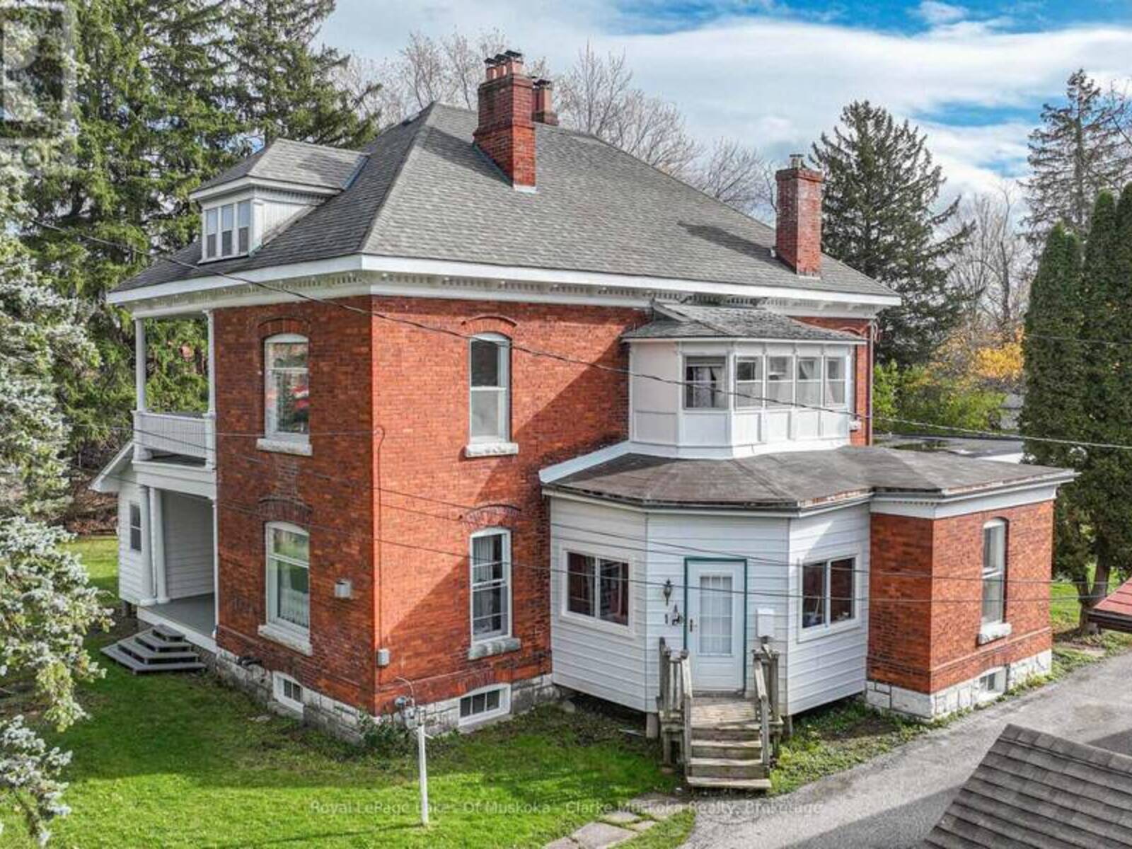 1 STURGEON BAY ROAD, Coldwater, Ontario L0K 1E0