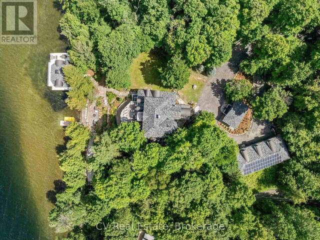 B - 1952 HWY 69 HIGHWAY MacTier Ontario, P0C 1H0 - 8 Bedrooms Waterfront Home For sale
