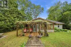 11 CAROL STREET W | Baysville Ontario | Slide Image Four