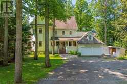 22 KNOWLES CRESCENT E | Rosseau Ontario | Slide Image Four