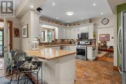 22 KNOWLES CRESCENT E | Rosseau Ontario | Slide Image Thirteen