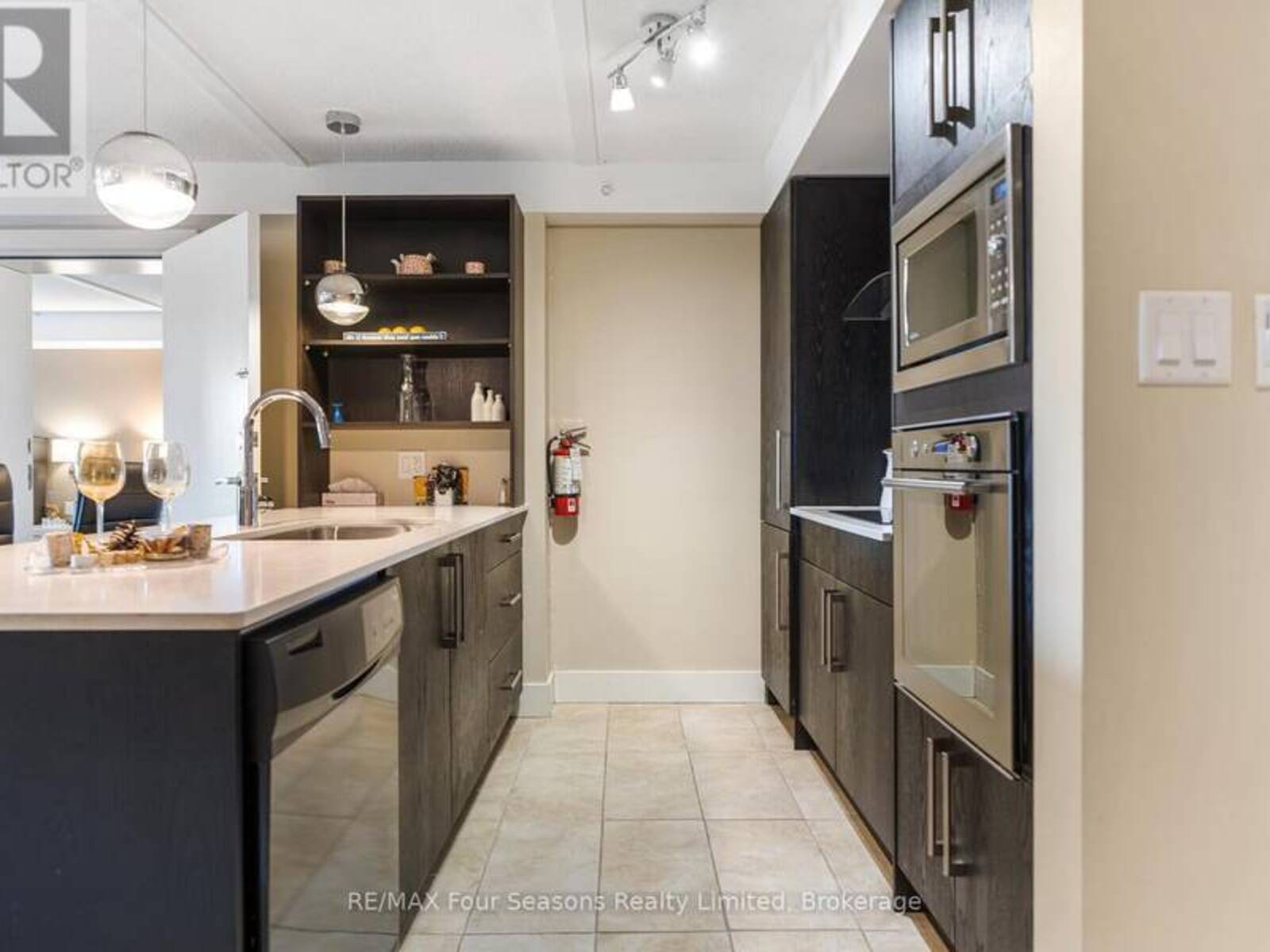 5109/5111 - 9 HARBOUR STREET E, Collingwood, Ontario L9Y 5C5