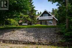 471 ECKFORD AVENUE | Southampton Ontario | Slide Image Three