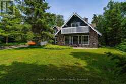 471 ECKFORD AVENUE | Southampton Ontario | Slide Image Four