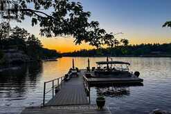 700 ISLAND 980 / DEER ISLAND | Honey Harbour Ontario | Slide Image Ten