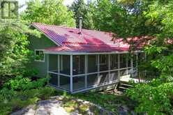 700 ISLAND 980 / DEER ISLAND | Honey Harbour Ontario | Slide Image Sixteen