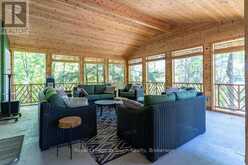 700 ISLAND 980 / DEER ISLAND | Honey Harbour Ontario | Slide Image Thirty-three