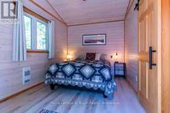 700 ISLAND 980 / DEER ISLAND | Honey Harbour Ontario | Slide Image Thirty-eight