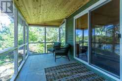 700 ISLAND 980 / DEER ISLAND | Honey Harbour Ontario | Slide Image Thirty-four
