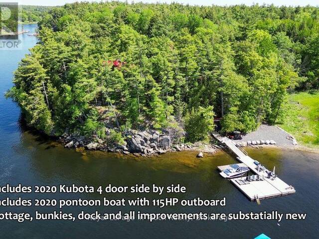 700 ISLAND 980 / DEER ISLAND Honey Harbour Ontario, P0E 1E0 - 5 Bedrooms Waterfront Home For sale