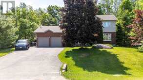 9 BOYD CRESCENT | Oro-Medonte Ontario | Slide Image Two
