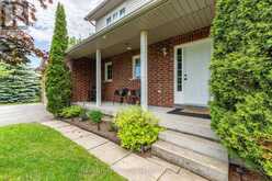 9 BOYD CRESCENT | Oro-Medonte Ontario | Slide Image Four