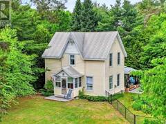 4 SPRUCE STREET E Baysville Ontario, P0B 1A0