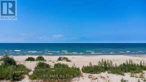 54 HOMEWOOD AVENUE | Wasaga Beach Ontario | Slide Image Six