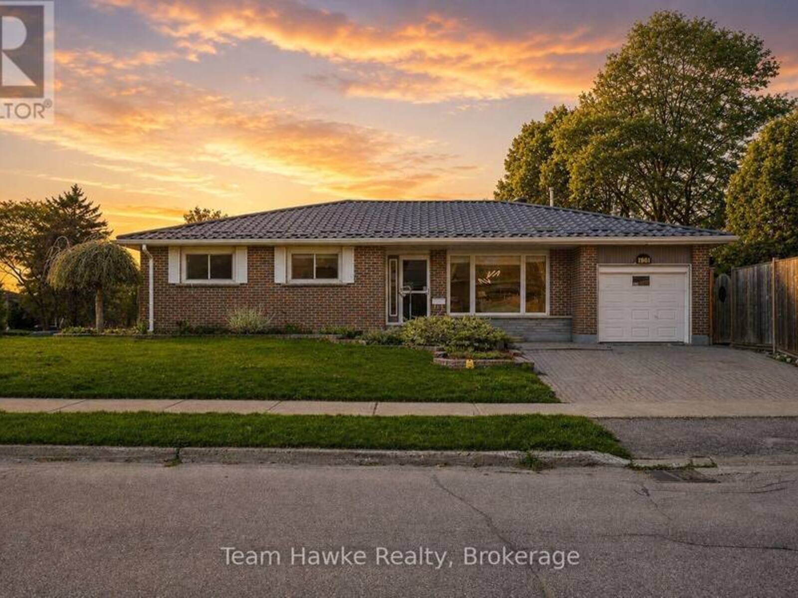 958 MONTREAL STREET, Midland, Ontario L4R 1H2