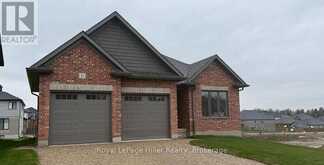 25 AVERY PLACE | Perth East Ontario | Slide Image Two