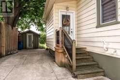 121 MILTON STREET | Stratford Ontario | Slide Image Forty