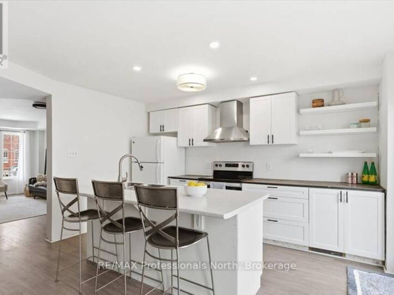 98 ROXTON ROAD, Oakville, Ontario L6H 6V4