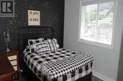 40 WINNIFRED AVENUE E | Parry Sound Ontario | Slide Image Thirteen