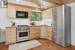 1016 SWIFT LANE | Lake of Bays Ontario | Slide Image Eleven