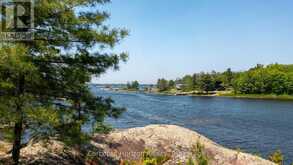 100 ISLAND 630 GEORGIAN BAY | Honey Harbour Ontario | Slide Image Thirty