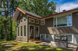 40 POLISH AVENUE | Penetanguishene Ontario | Slide Image Four