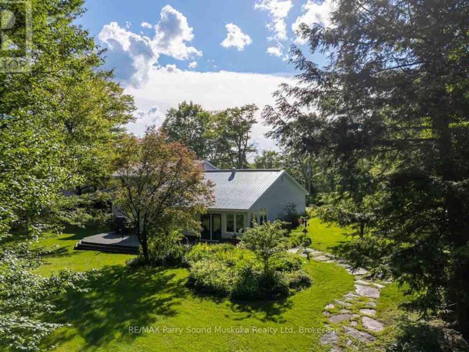 1284 SOUTH HORN LAKE ROAD, Magnetawan, Ontario P0A 1C0