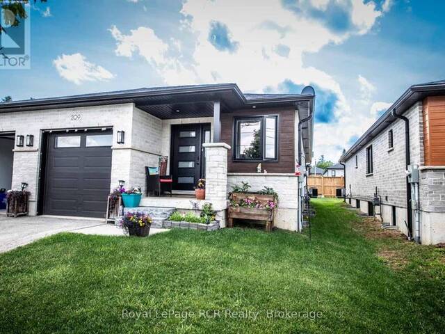 209 CHURCH STREET N Mount Forest Ontario, N0G 2L4 - 3 Bedrooms Home For Sale