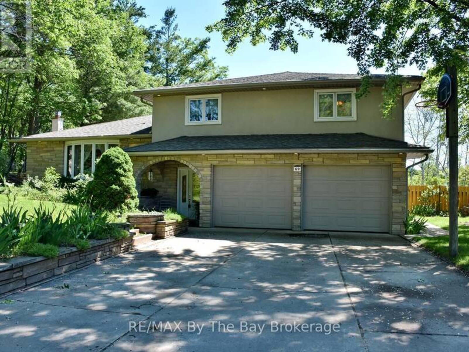 69 FREDERICK DRIVE, Wasaga Beach, Ontario L9Z 1P9