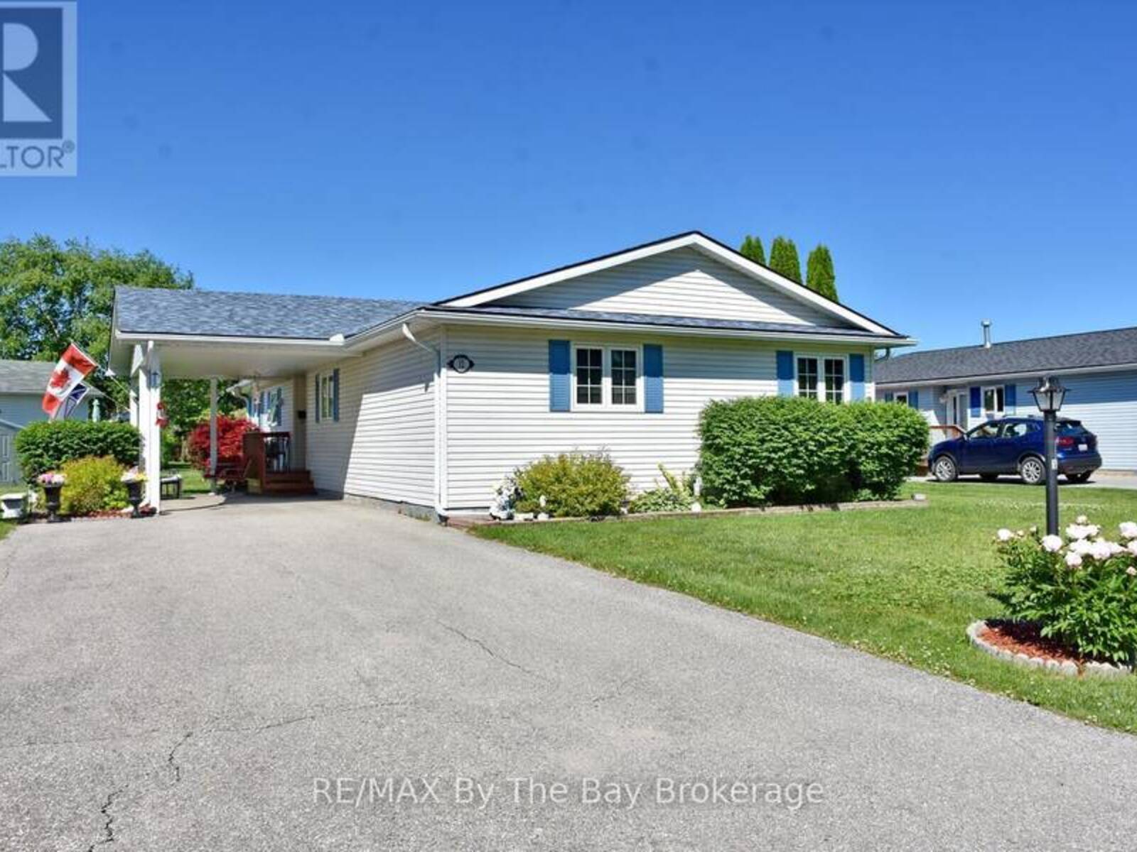 12 INDIANA AVENUE, Wasaga Beach, Ontario L9Z 3A8