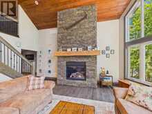 1215 118 HIGHWAY E | Bracebridge Ontario | Slide Image Ten