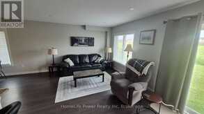 1365 CALAIS DRIVE | Woodstock Ontario | Slide Image Seventeen