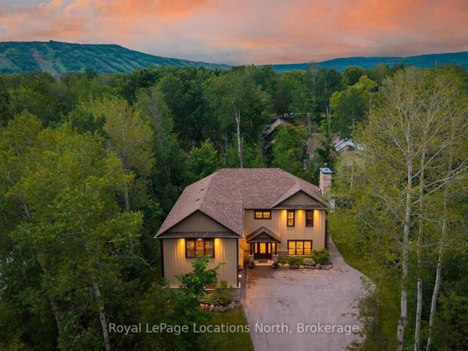 4 WOODVIEW DRIVE, Collingwood, Ontario L9Y 3Y9