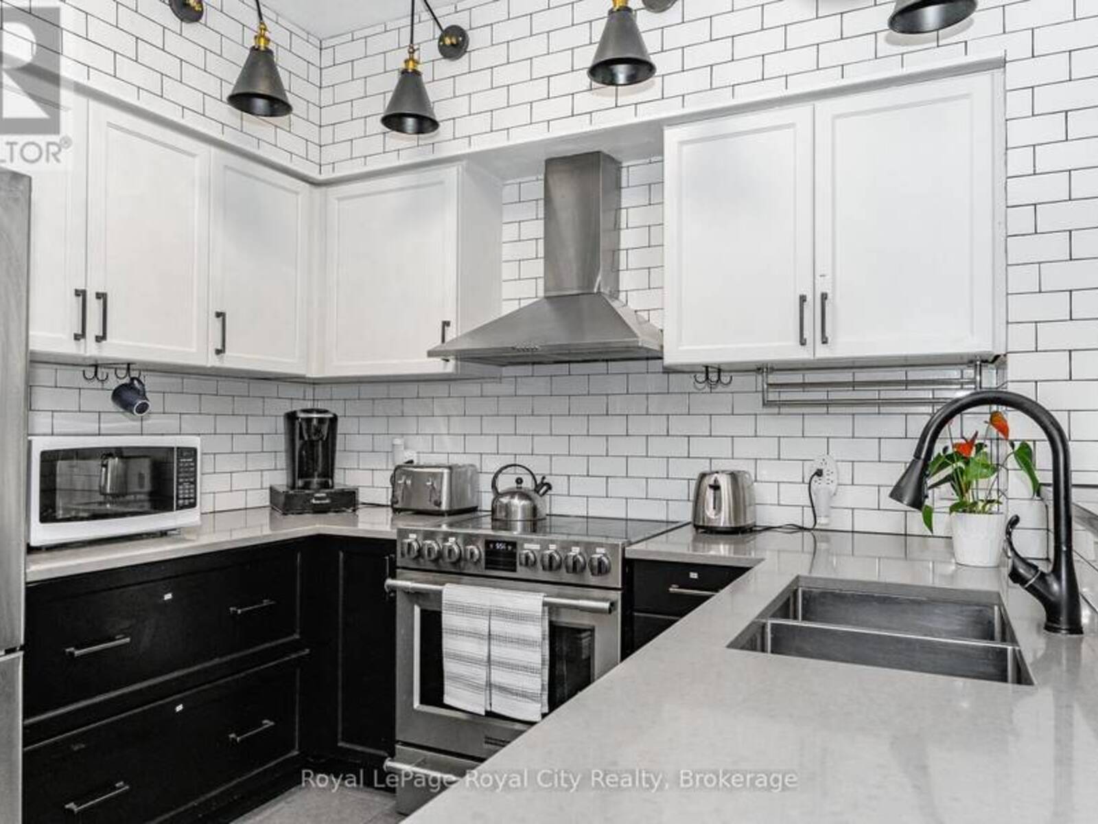102 - 308 WATSON PARKWAY N, Guelph, Ontario N1E 0G7