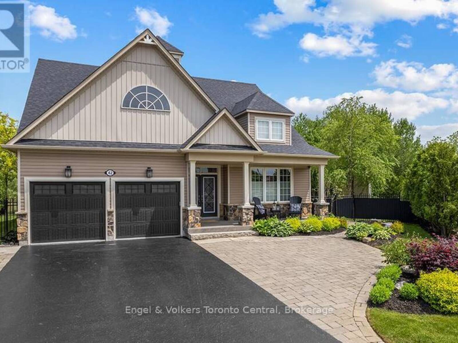 42 SILVER CRESCENT, Collingwood, Ontario L9Y 0E9