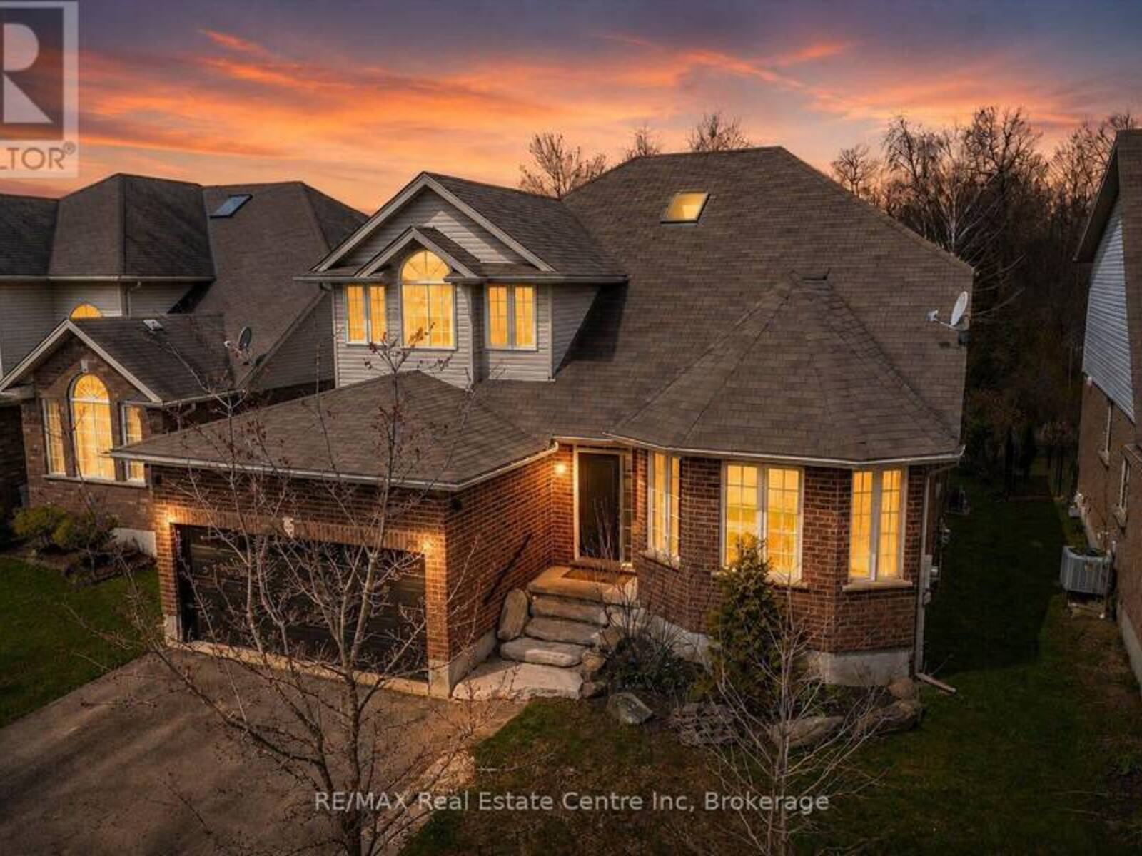 556 BLACK STREET, Fergus, Ontario N1M 0A3