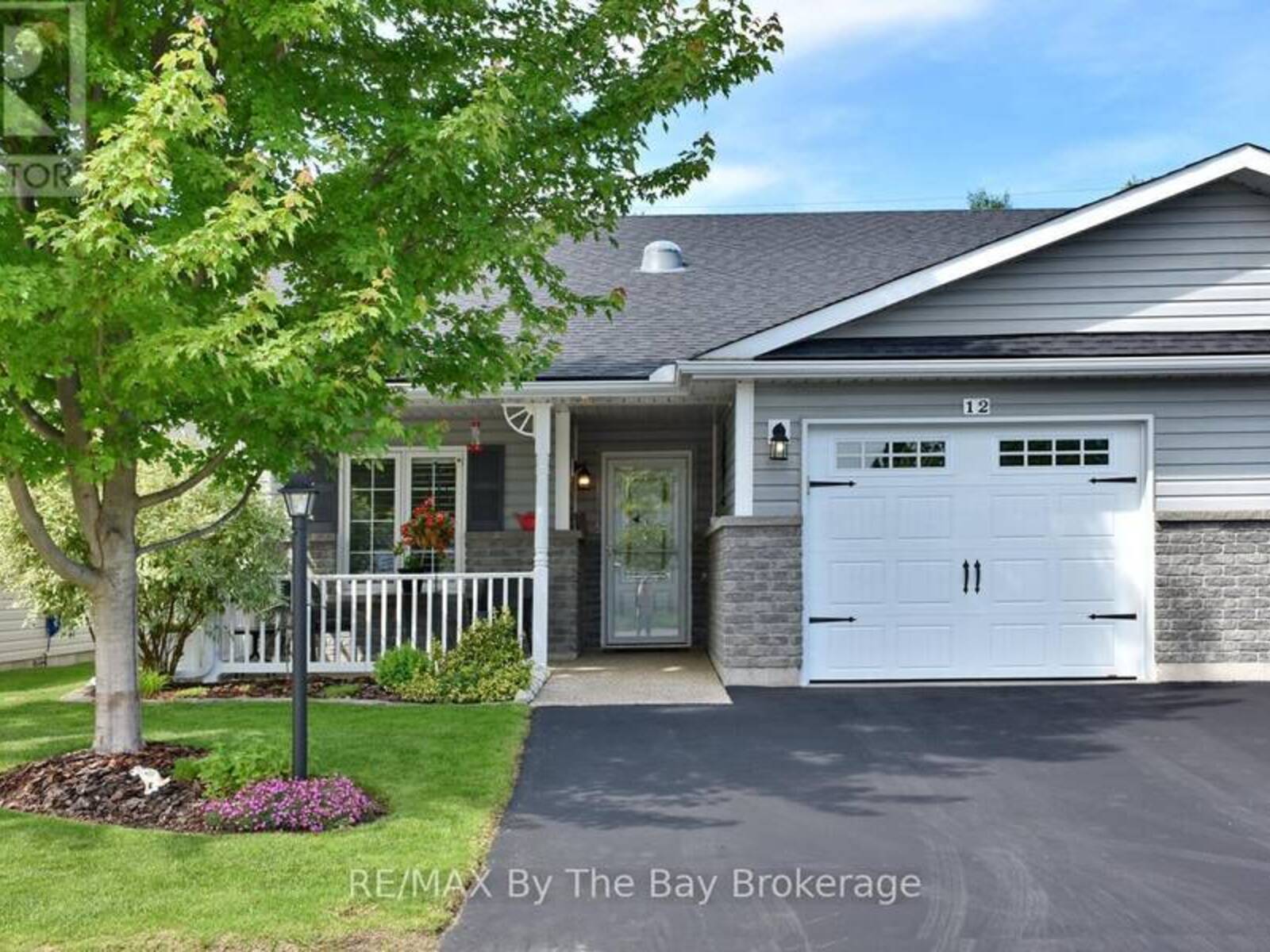 12 NEW YORK AVENUE, Wasaga Beach, Ontario L9Z 3A8