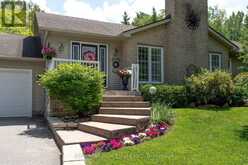 131 ASPEN WAY | The Blue Mountains Ontario | Slide Image Two
