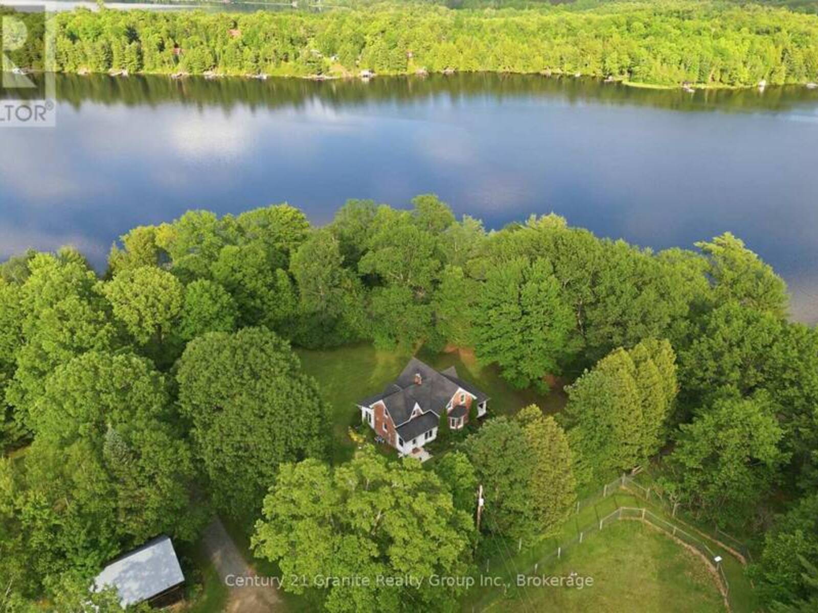 1515 NORTH SHORE ROAD, Haliburton, Ontario K0M 1S0